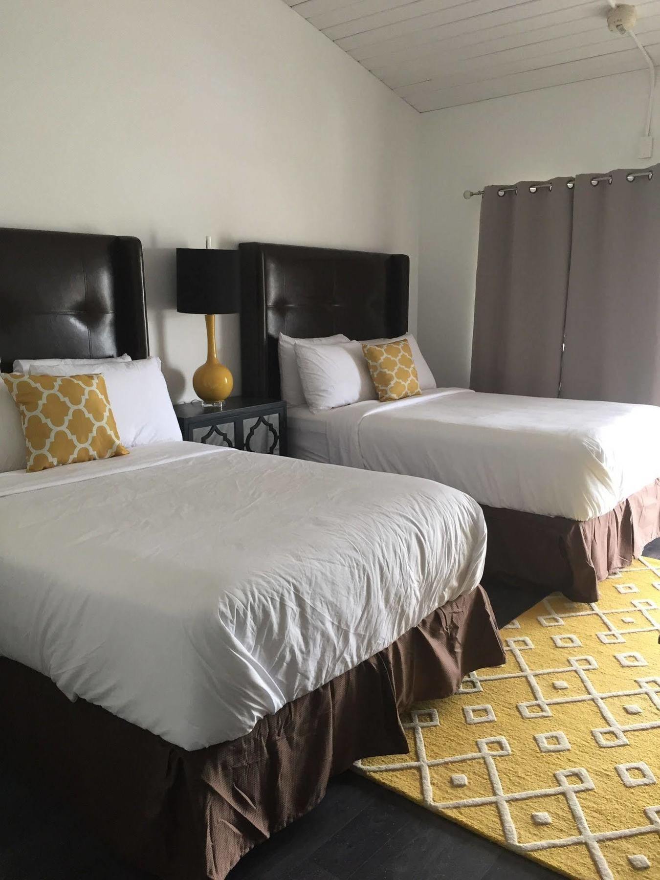 Hotel Carriage House Hamden Exterior foto
